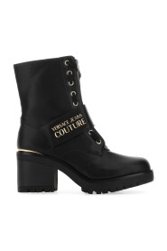 Bottes à talons du logo