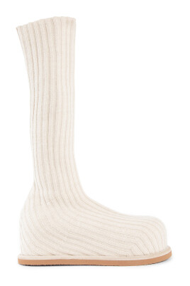 beige-fuzzy-ribbed-knit-stretch-boot