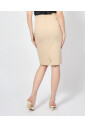 beige-kokerrok-met-metalen-detail
