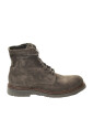 bottines-en-daim-de-couleur-boue