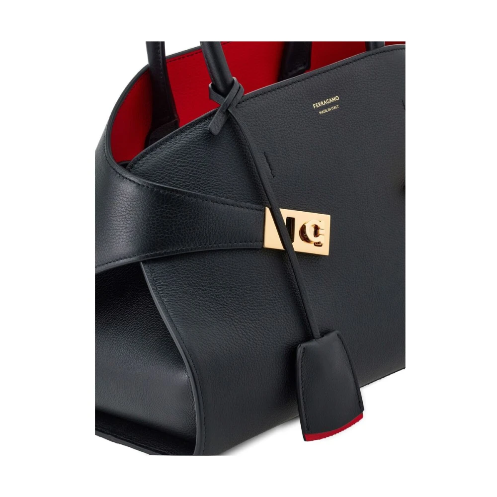 Salvatore Ferragamo Zwarte Leren Handtas met Gancini Plaque Black Dames