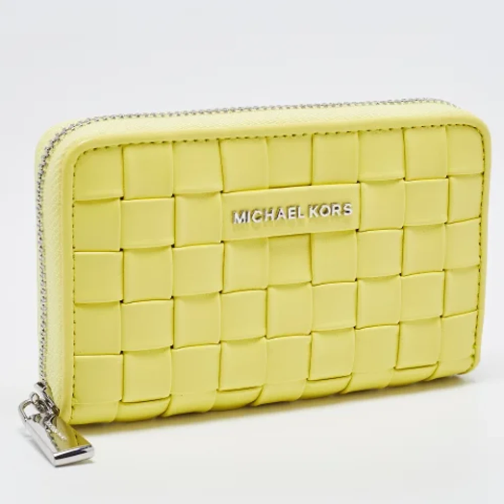 Michael Kors Pre-owned Leather wallets Yellow Dames