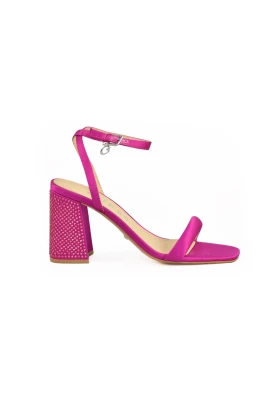 Stilren Sandal med Gummisula