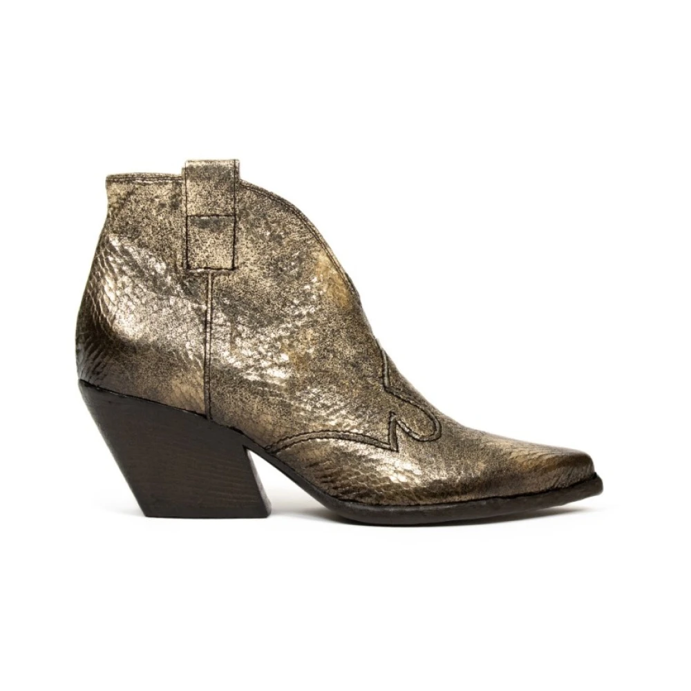 Shoes > Boots > Cowboy Boots - - Elena Iachi - Modalova