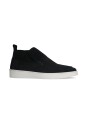 zwarte-suede-laarzen-met-witte-zool