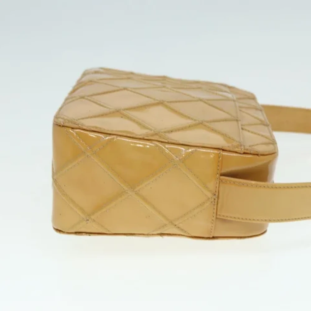 Chanel Vintage Pre-owned Canvas chanel-bags Yellow Dames