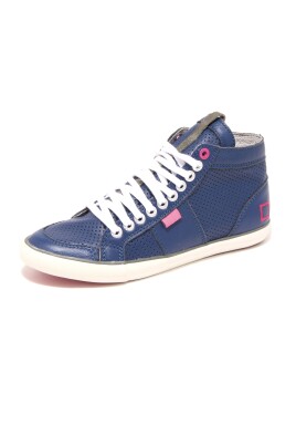 trendy-style-sneakers
