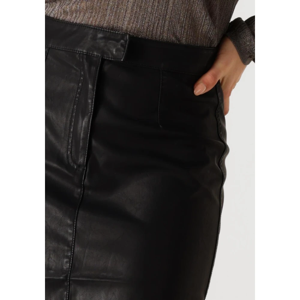 Knit-ted Veelzijdige Tess Minirok Black Dames