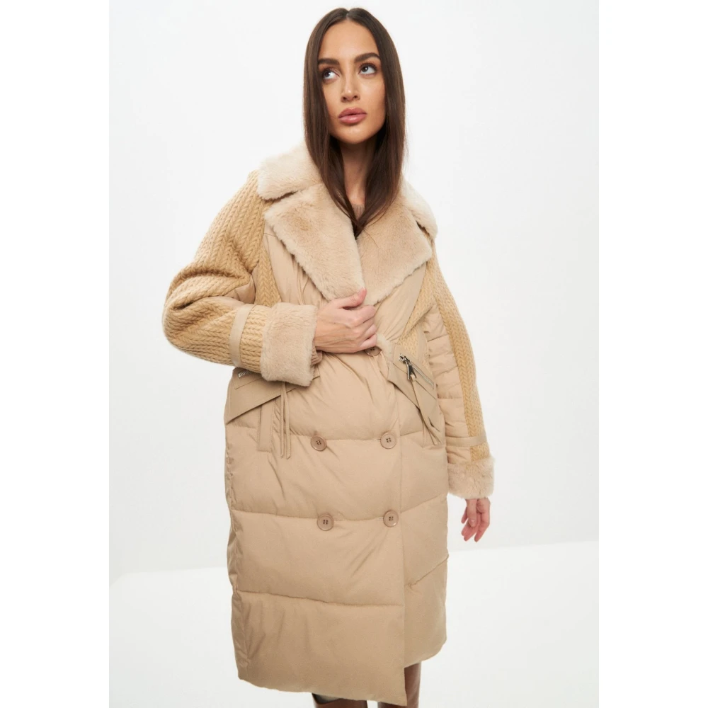 Cesare Gaspari Lange Gewatteerde Jas Oversized Stijl Beige Dames