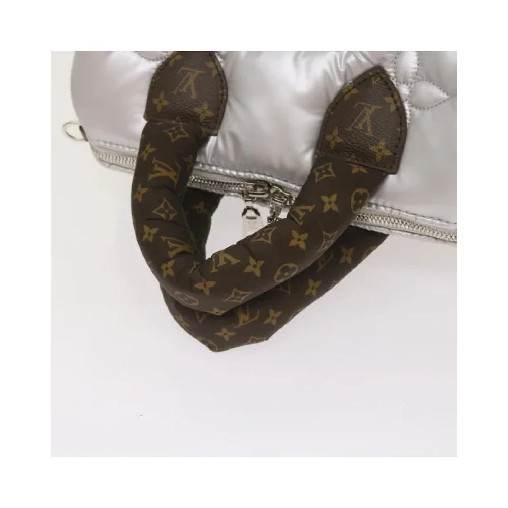 Louis Vuitton Vintage Pre-owned Nylon handbags Gray Dames