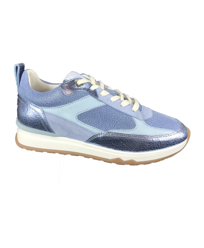 mari-01-00-sneaker