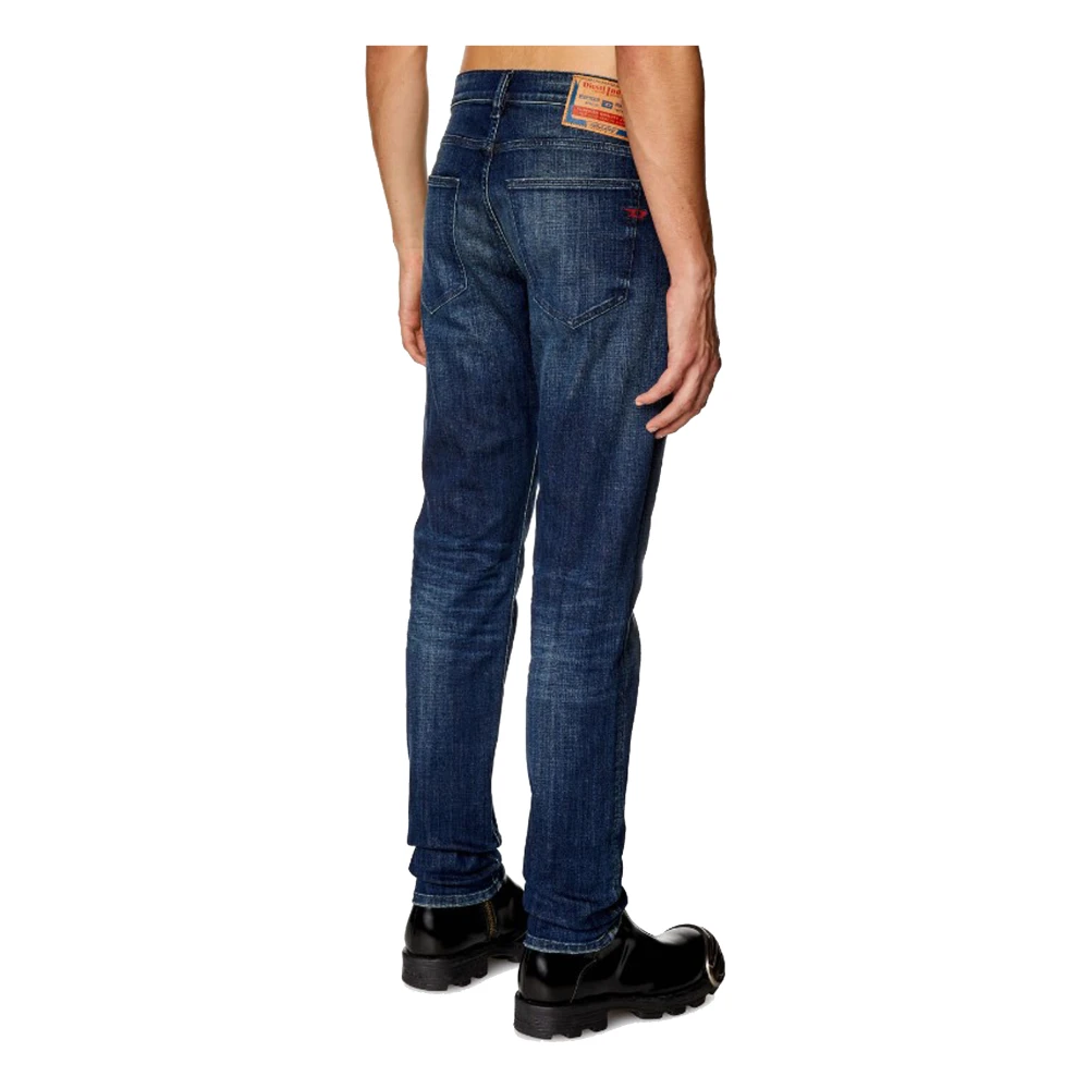Diesel Slank model met schone constructie en essentiële details Blue Heren
