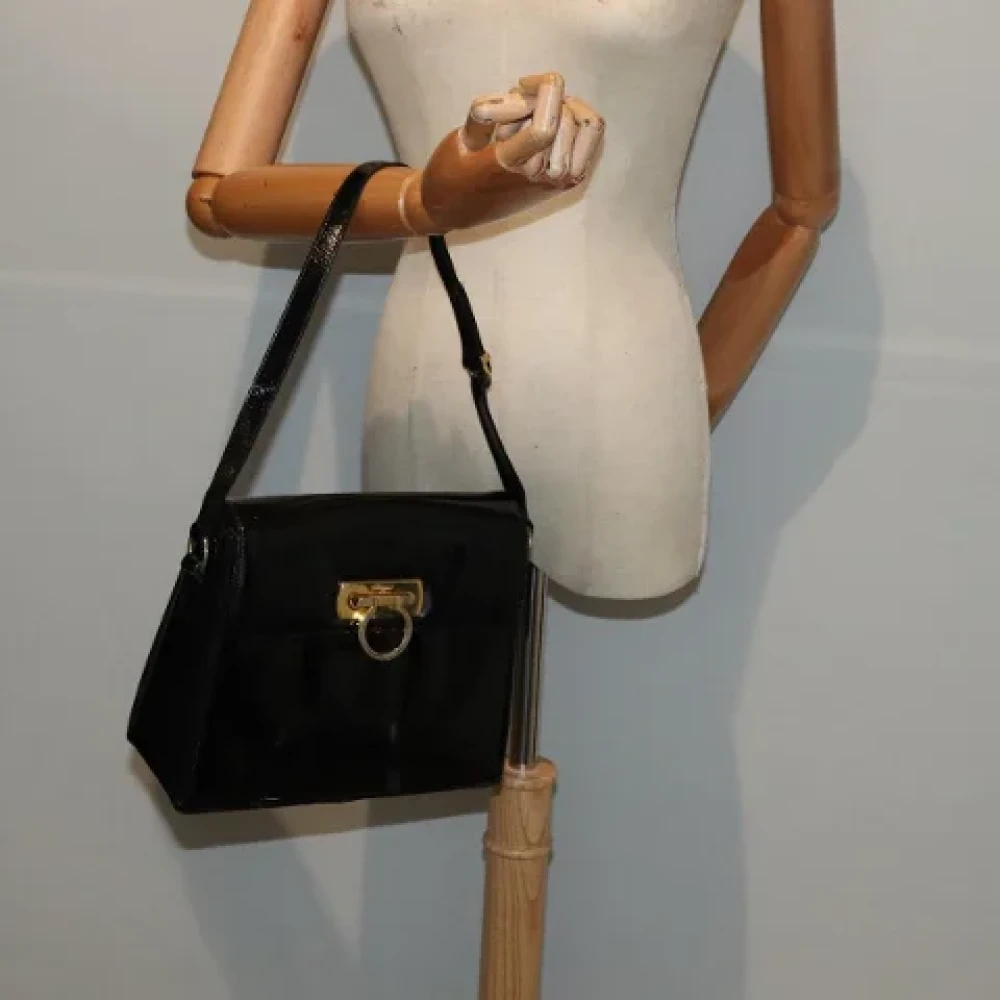Salvatore Ferragamo Pre-owned Leather shoulder-bags Black Dames