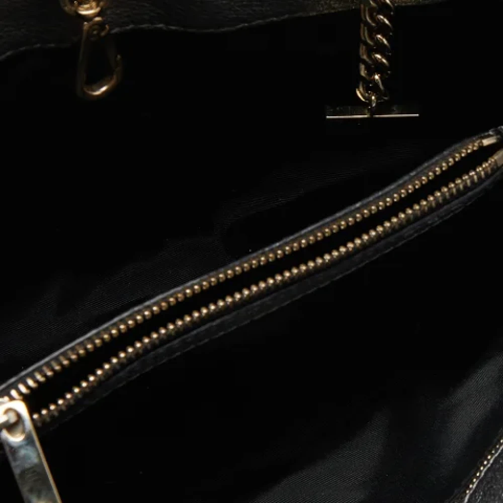 Carolina Herrera Pre-owned Leather totes Gray Dames