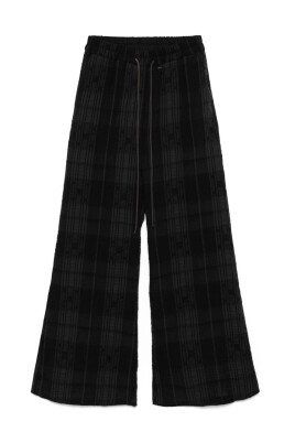 black-trousers-true-to-size