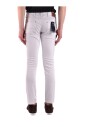 jeans-en-denim-classiques-pour-un-usage-quotidien