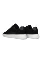 zwarte-suede-lage-sneakers