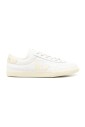 white-sneakers-for-all-day-comfort