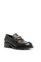 mocassins-en-cuir-noir-avec-detail-de-boucle