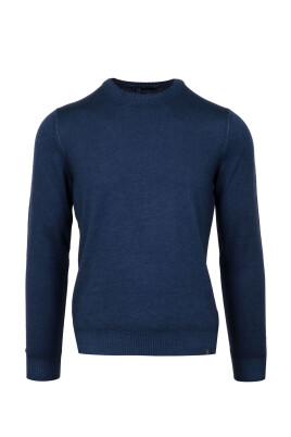 blue-wool-sweater-with-ribbed-details