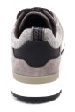 chaussure-grise-en-daim-avec-carreaux-en-laine