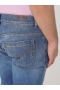 slim-fit-jeans