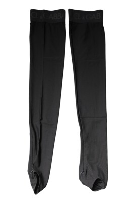 collants-noirs-extensibles-au-dessus-du-mollet