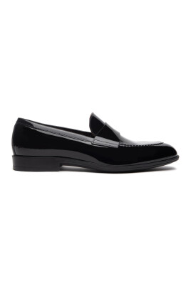 black-flat-shoes-vernice