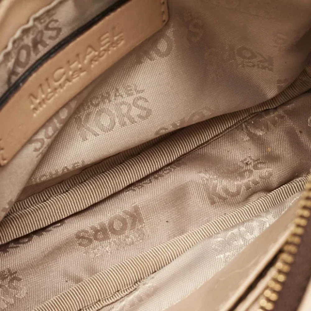 Michael Kors Pre-owned Coated canvas shoulder-bags Brown Dames