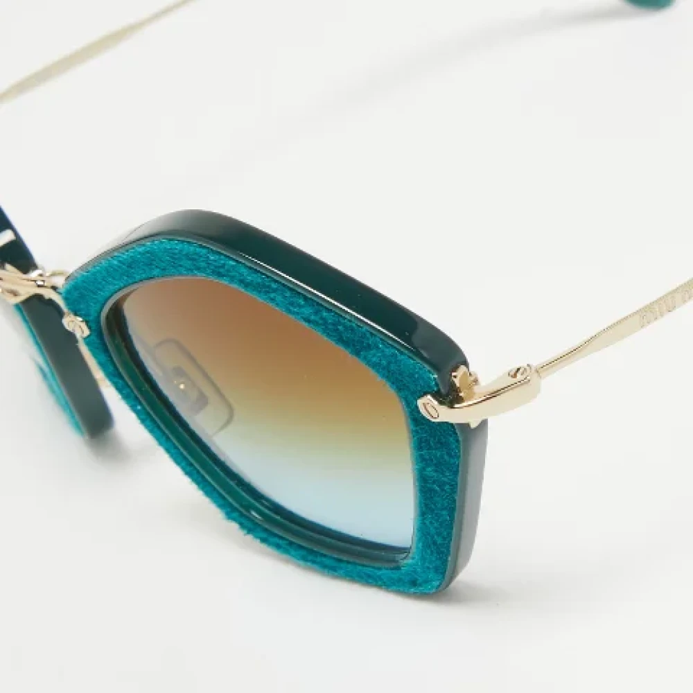 Miu Pre-owned Acetate sunglasses Green Dames