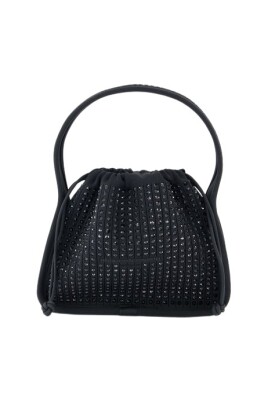 petit-sac-noir-synthetique-avec-poignee