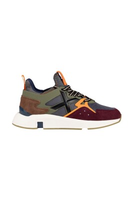 vintage-inspired-sneaker-with-innovative-design