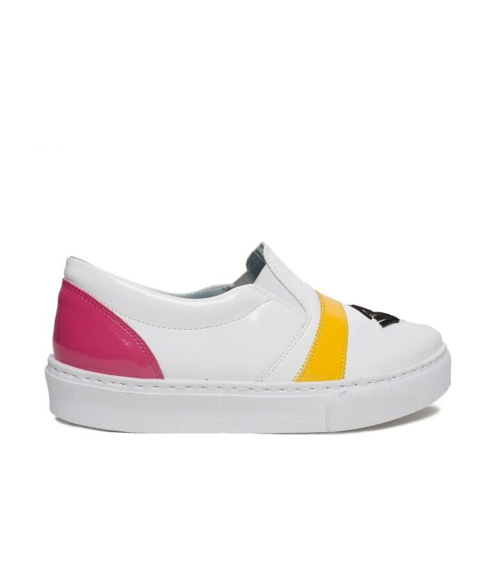chaussures-slip-on-blanches