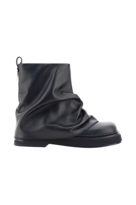 stylish-calfskin-ankle-boots-with-metal-logo