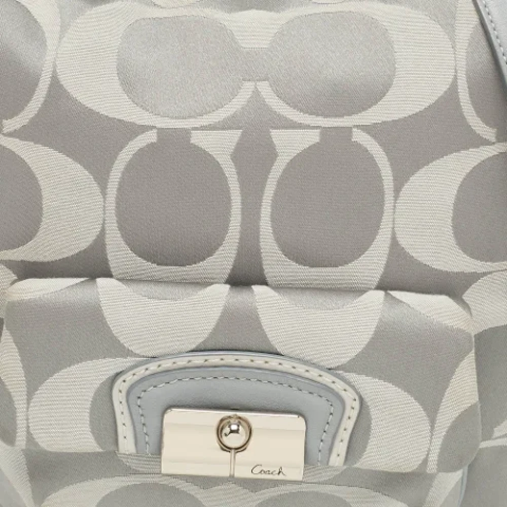 Coach Pre-owned Fabric handbags Gray Dames