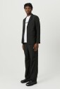 blazer-noir-coupe-decontractee