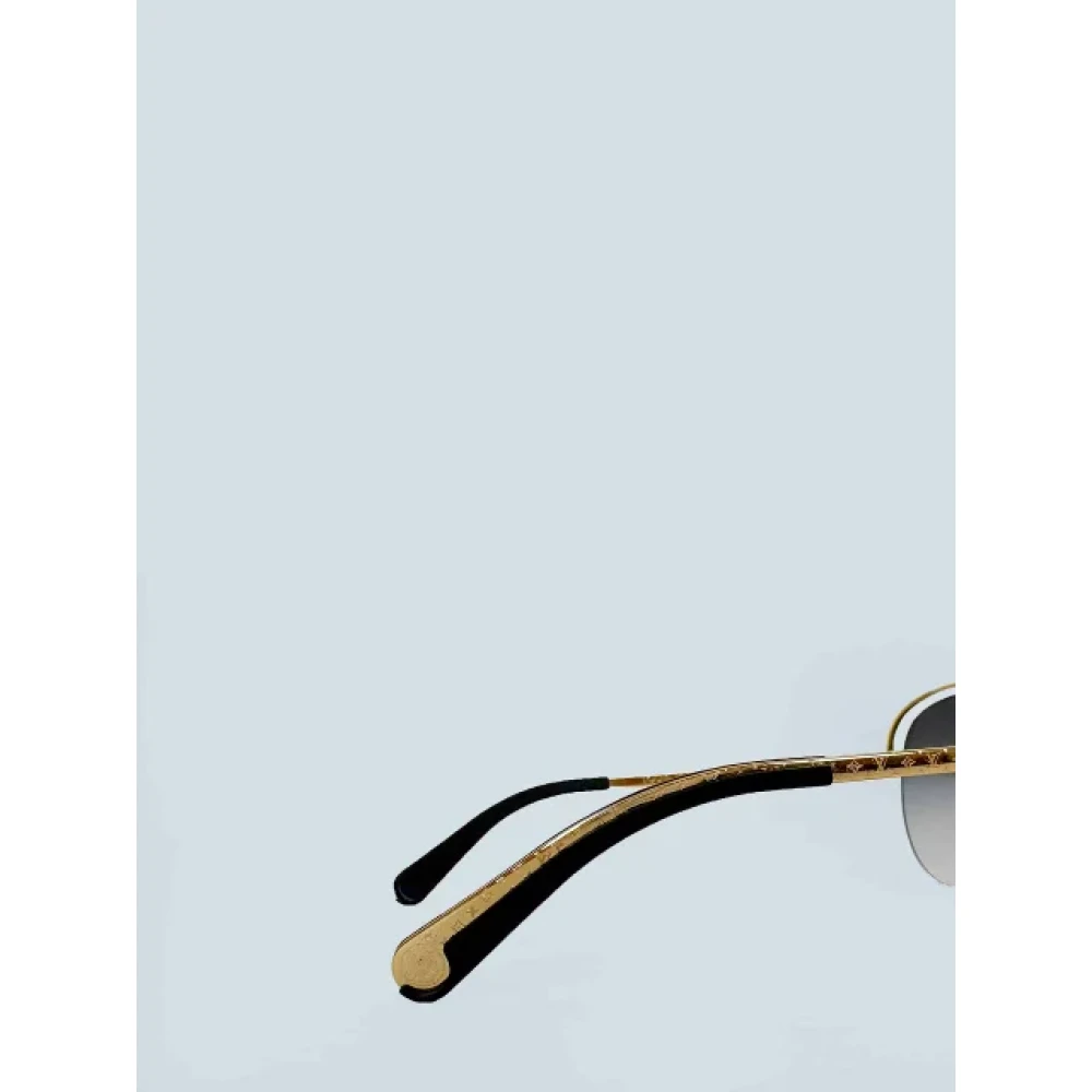 Louis Vuitton Vintage Pre-owned Glass sunglasses Black Dames