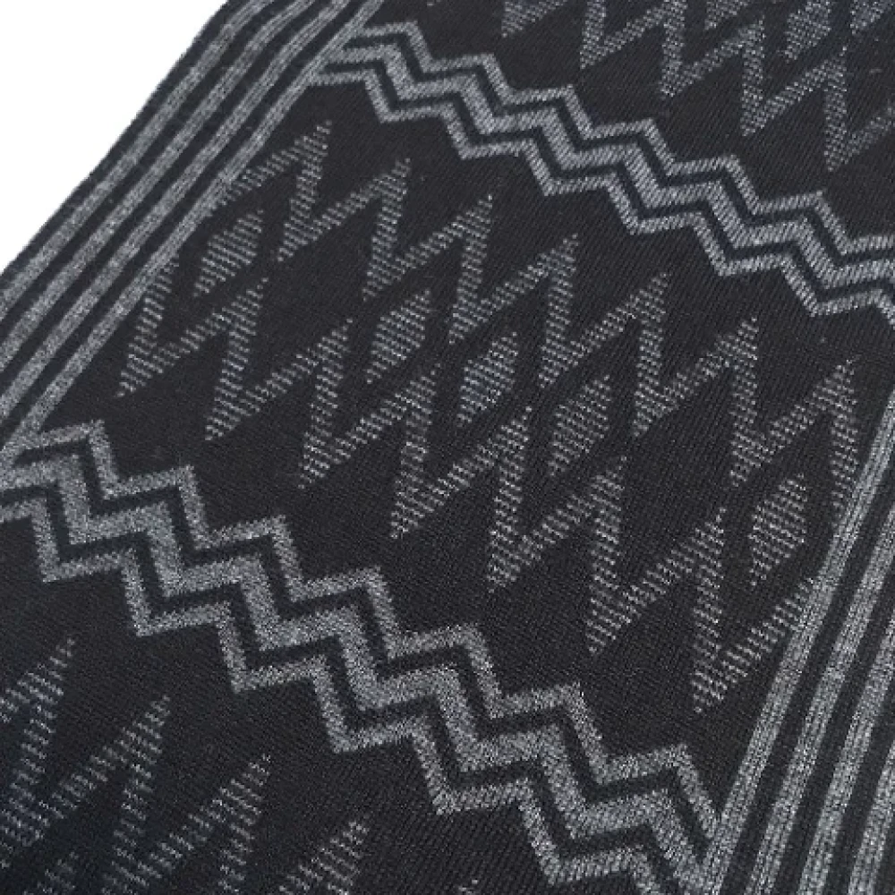 Louis Vuitton Vintage Pre-owned Wool scarves Black Dames