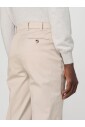 chinos-droits-beige-intemporels