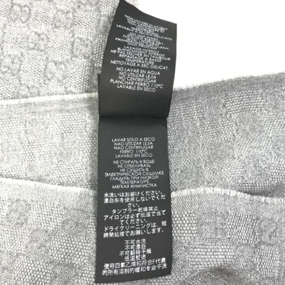 Gucci Vintage Pre-owned Wool scarves Gray Heren
