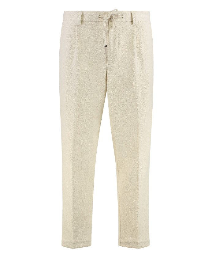 pantalon-en-coton-avec-poches-et-coupe-fuselee