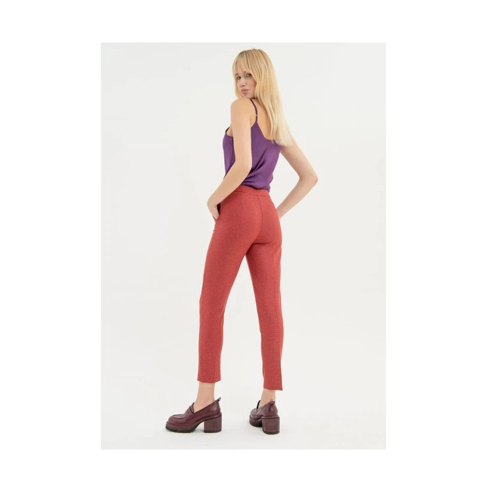 Fracomina Technisch Stoffen Reguliere Broek Fs23Wv2005W572Q7 Red Dames