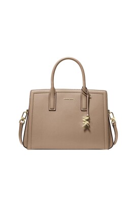 sacs-beige-avec-fermeture-eclair-superieure