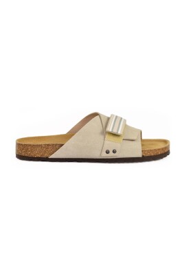suede-gummisal-slip-on-sandal