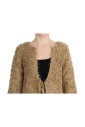 gilet-beige-en-tricot-texture-a-col-en-v