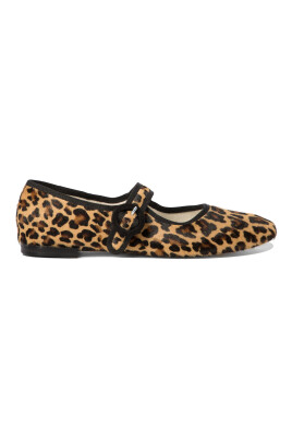 brown-ballet-flats-elegant-chic-shoes