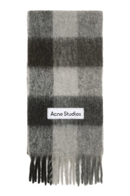 echarpe-en-mohair-a-carreaux-avec-franges