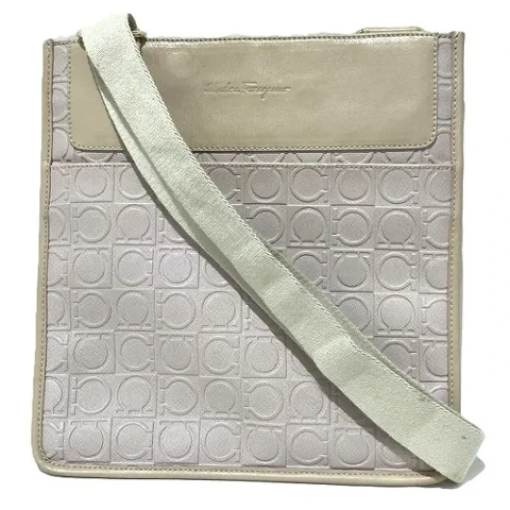 Salvatore Ferragamo Pre-owned Leather shoulder-bags Beige Dames