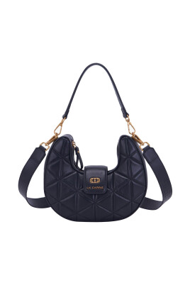 black-leather-hobo-handbag-with-zipper-closure