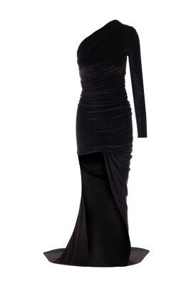 black-velvet-long-dress